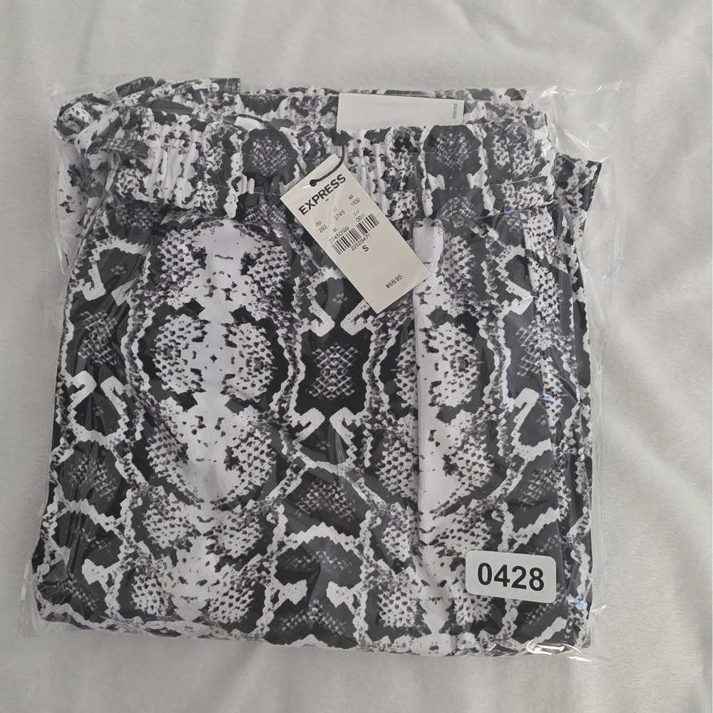 Express Womens Snakeskin Print High Rise Ankle Jogger Pants Black White S NWT - Picture 7 of 7